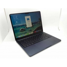 Apple MacBook Air 13.6″ (2022) – M2 Chip Ultralight Laptop