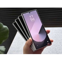 Samsung Galaxy Z Fold6 5G – 7.6 Foldable AMOLED, Snapdragon 8 Gen 3, 12GB RAM